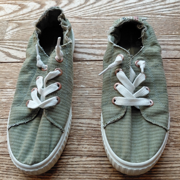 Tommy Bahama Women’s Casual Sneakers Olive Green Size 8.5 - Picture 1 of 7